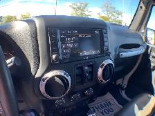 2018 Jeep Wrangler SAHARA JK UNLIMITED 4X4 LEATHER BLUETOOTH TOW - Photo 26