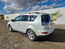 2010 Mitsubishi Outlander - Photo 2