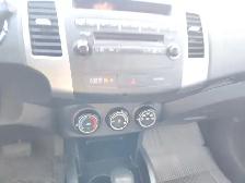 2010 Mitsubishi Outlander - Photo 16