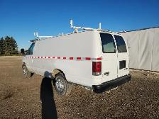 2011 Ford E-Series - Photo 3