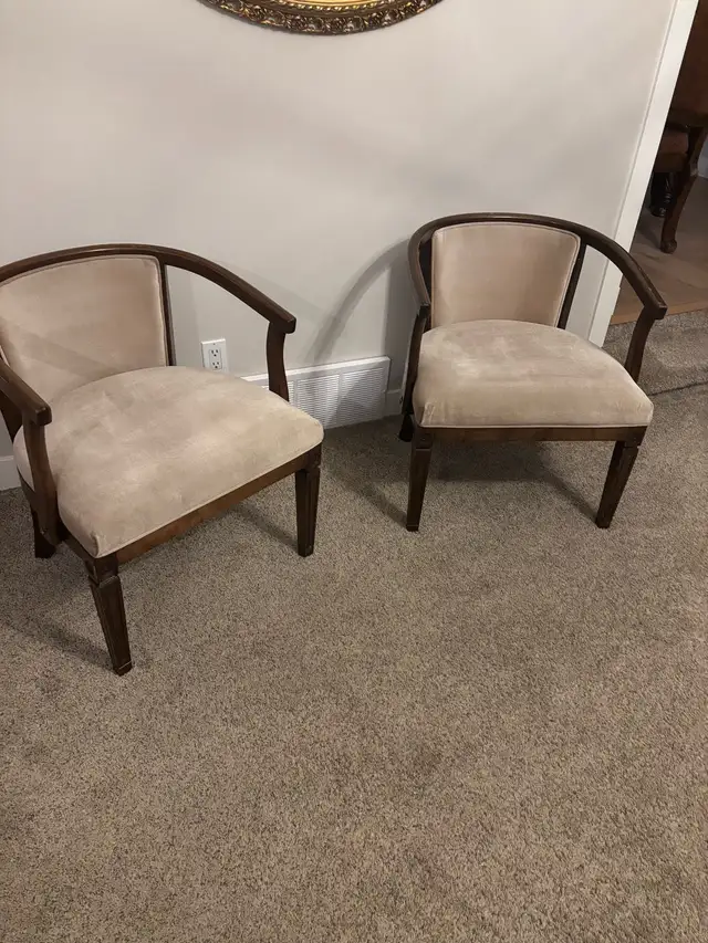 accent chairs