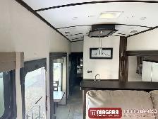 2018 JAYCO NORTH POINT 381FLWS Fifth Wheel - Photo 4