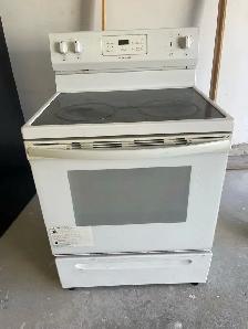 Poele, cuisiniere, ,Glass cooktop $75