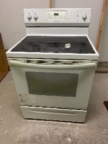 Poele, cuisiniere, ,Glass cooktop $75 - Photo 2