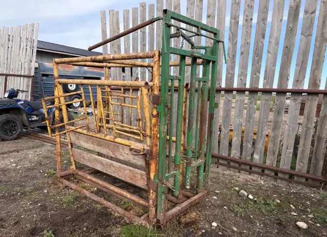 Cattle Squeeze Chute