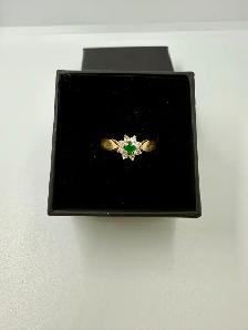 Women's 14K Gold Cluster Ring w Emerald and Diamonds~Size 6.5