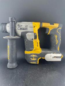 DEWALT 5/8" SDS ROTARY HAMMER DCH172