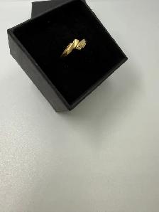 Women's 10K Gold Ring~Size 7 - Photo 2