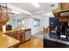 2 bedroom suite, available OCT - Photo 2