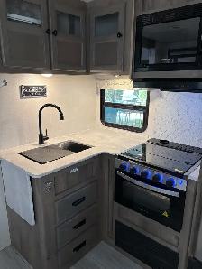 RV  camper trailer for sale - Photo 9