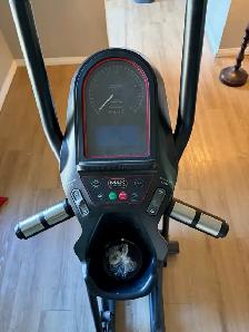 • Brand: Bowflex (Nautilus, Inc.)• Model Group: M6/M8 Max Train - Photo 3
