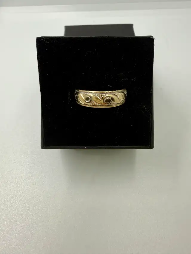 Women's/Men's 10K Etched Gold Band~Size 7.5