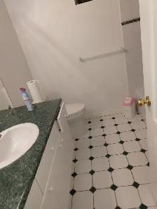 Children Hospital Basement Suite - Photo 8