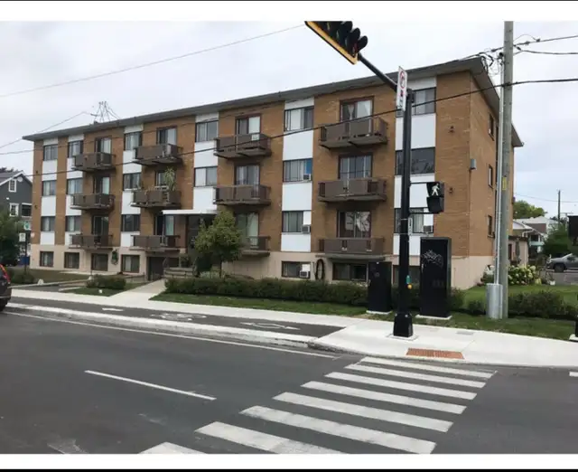 4-1/2 Vieux Longueuil