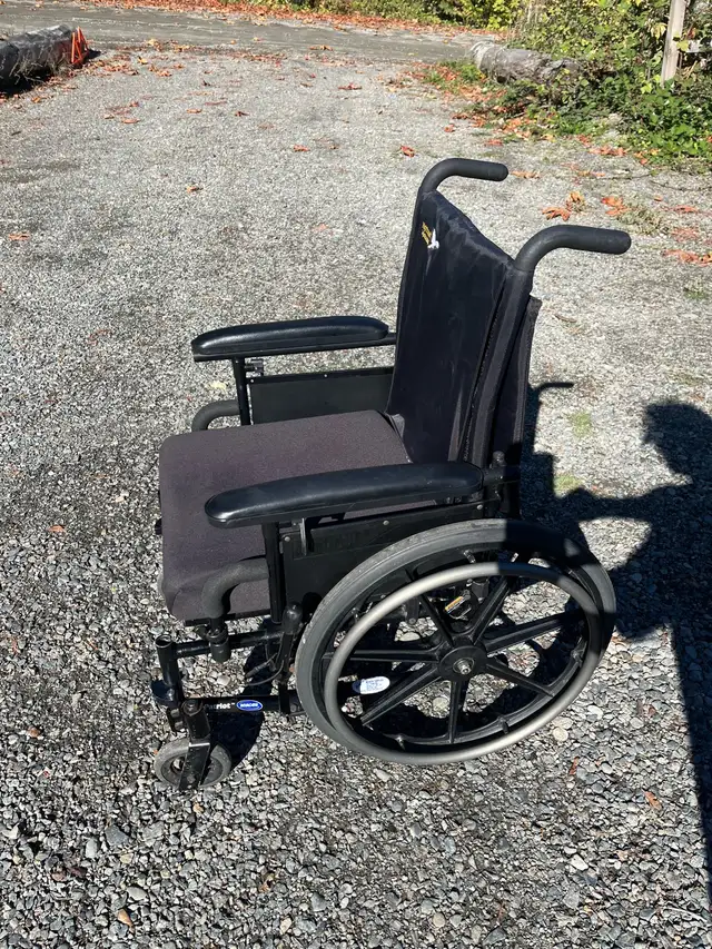 Wheelchairs Senior walkers, bathroom, safety equipment, shower