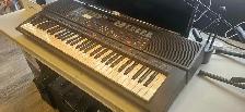 Yamaha PSR-400 Digital Portable Keyboard - Photo 2