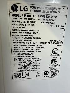 LG open box, 33 inch three door fridge - Photo 3