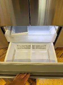 LG open box, 33 inch three door fridge - Photo 4