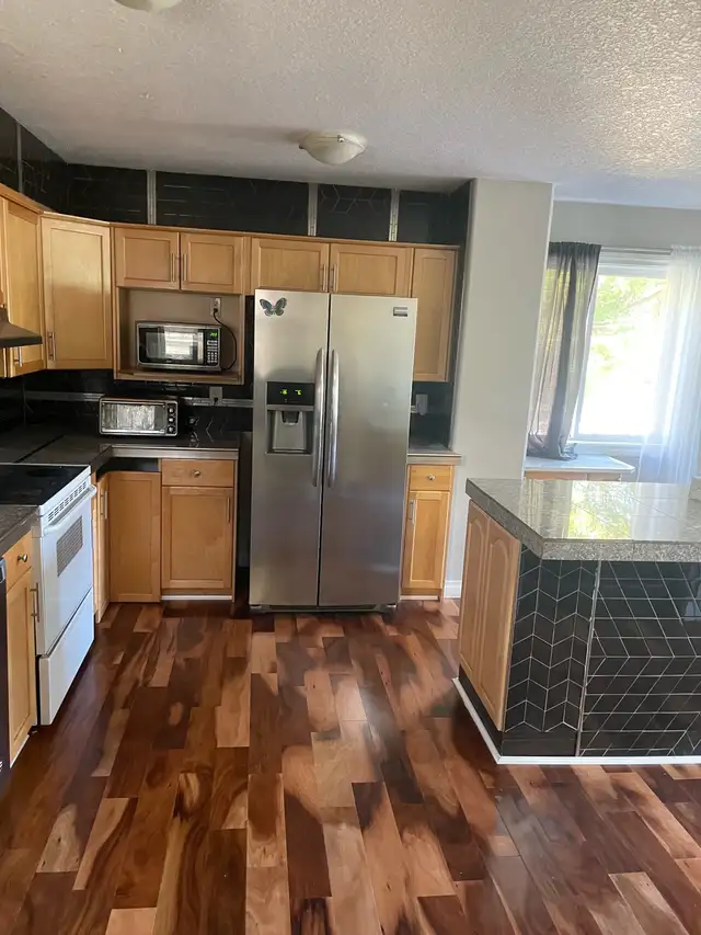 3 bedroom 1.5 bath  duplex for rent