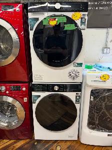 Hisense 24 inch washer and 24 inch ventless dryer, new