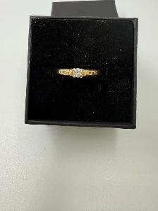 Womens 14K Gold Diamond Solitare Ring~Size 6.5