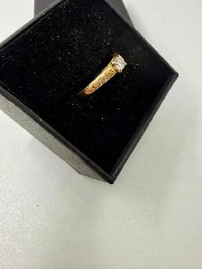 Womens 14K Gold Diamond Solitare Ring~Size 6.5 - Photo 2