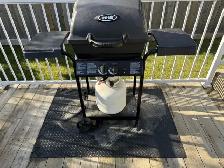BBQ Set Incl. Broil-Mate BBQ, Propane Tank, Cover, and Floor Mat