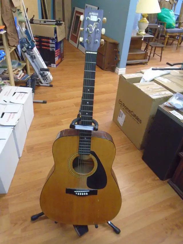 Yamaha FG400A