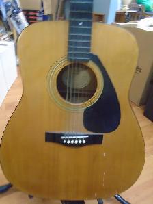 Yamaha FG400A - Photo 3