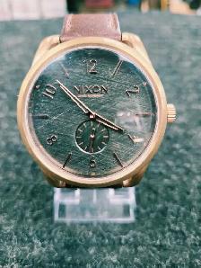 Montre Nixon
