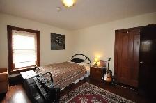 Spacious Furnished Room Rental - Photo 3