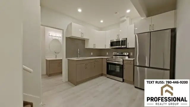 1 Bed   Den / 1 Bath Legal Bsmt Suite in SW Edmonton