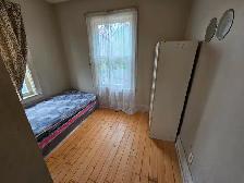 ROOM FOR RENT Weston/Lawrence