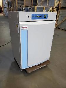 Thermo Scientific 310 Direct Heat CO2 Incubator