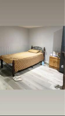 Private Room for Rent (Girls) - $600 All-Inclusive, Malton