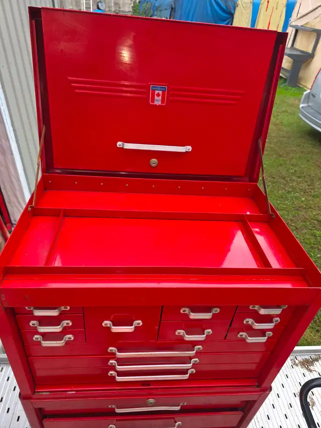 Mastercraft Full Depth 12 Drawers Red/Black Tool Chest USA Made1