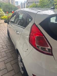 2014 Ford Fiesta SE (Extended Warranty) - Photo 3