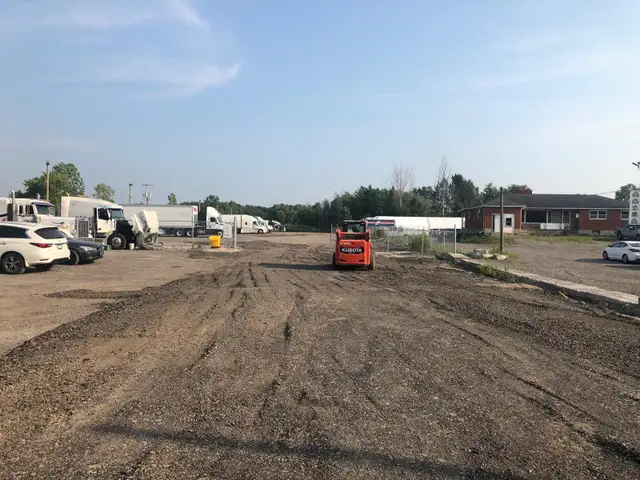 Truck and Trailer Parking in London ON
