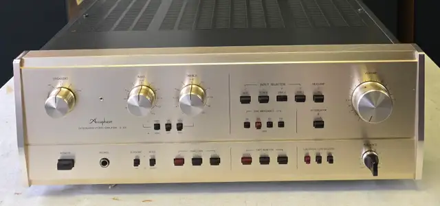 ACCUPHASE E-301 INTEGRATED STEREO AMPLIFIER