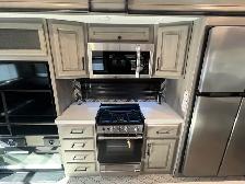 2022 Keystone Montana 3121RL, REAR LIVING SPACIOUS. - Photo 24