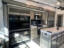 2022 Keystone Montana 3121RL, REAR LIVING SPACIOUS. - Photo 37