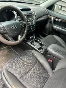 2014 Kia Sorento LX AWD V6 – 7 seat – Fixer Upper / Parts Car - Photo 3
