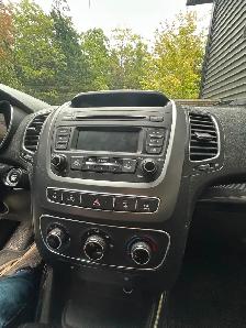 2014 Kia Sorento LX AWD V6 – 7 seat – Fixer Upper / Parts Car - Photo 8