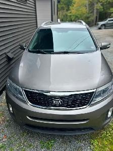 2014 Kia Sorento LX AWD V6 – 7 seat – Fixer Upper / Parts Car - Photo 10