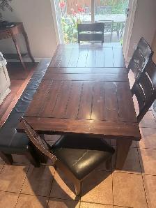 Dining table and chairs - Photo 3