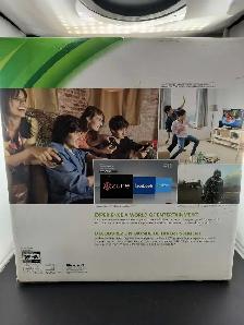 XBOX 360 SLIM 250GB W/BOX - Photo 2