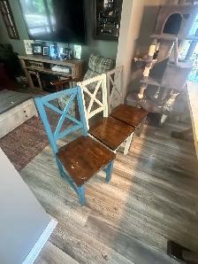 Dining Room Table - Photo 3