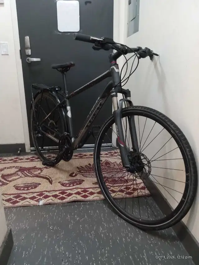 TREK MOUNTAIN BIKE