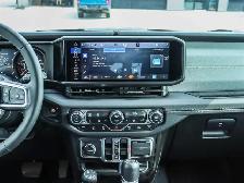 2024 Jeep Wrangler Sahara - Photo 10