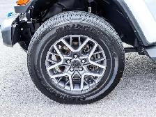 2024 Jeep Wrangler Sahara - Photo 19
